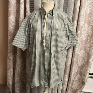 Men’s free, white and navy IZOD shirt size large